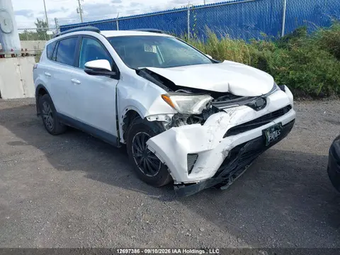 2T3BFREVXHW598489 — 2017 Toyota RAV4 LE, Передняя часть (Front), фото до ремонта