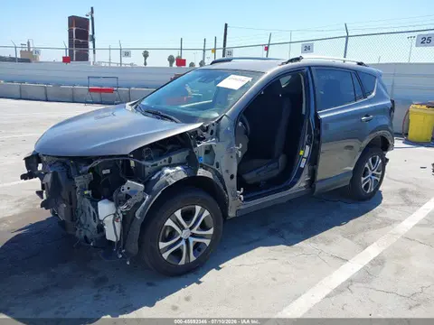 2017 Toyota RAV4 LE VIN JTMZFREV7HJ116476 фото 2