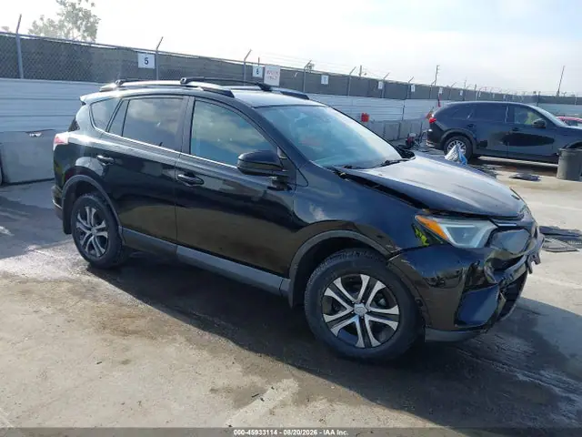 2T3ZFREV5HW376523 — 2017 Toyota RAV4 LE, Передняя часть (Front End), фото до ремонта