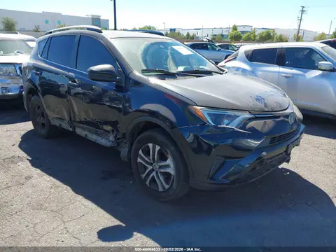 2T3ZFREV3HW376505 — 2017 Toyota RAV4 LE, Правый бок (Right Side), фото до ремонта