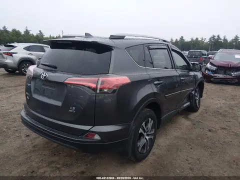 2017 Toyota RAV4 LE VIN 2T3BFREVXHW584575 фото 4