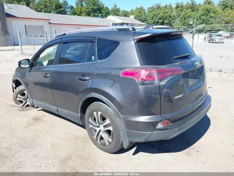 2017 Toyota RAV4 LE VIN JTMBFREV3HJ142252 фото 3