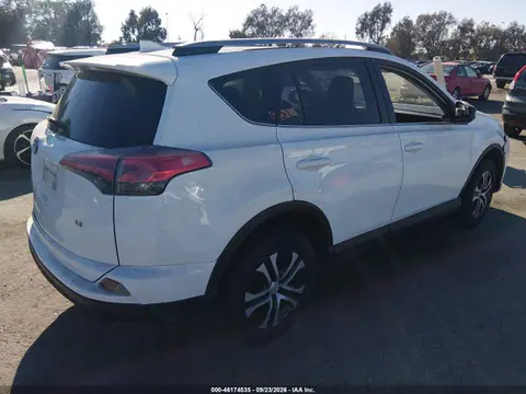 2017 Toyota RAV4 LE VIN JTMZFREV4HJ103863 фото 4