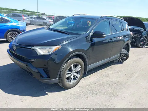 2018 Toyota RAV4 LE VIN 2T3ZFREV1JW501118 фото 2