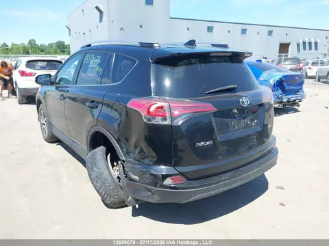 2018 Toyota RAV4 LE VIN 2T3ZFREV1JW501118 фото 3