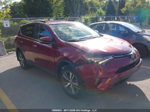 2T3BFREV8JW842324 — 2018 Toyota RAV4 LE, Передняя часть (Front), фото до ремонта