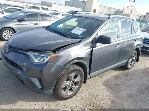 2018 Toyota RAV4 LE VIN JTMZFREV6JJ190638 фото 2