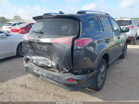 2018 Toyota RAV4 LE VIN JTMZFREV6JJ190638 фото 4