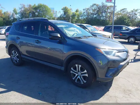 JTMZFREV2JJ168913 — 2018 Toyota RAV4 LE, Естественный износ (Normal Wear & Tear), фото до ремонта