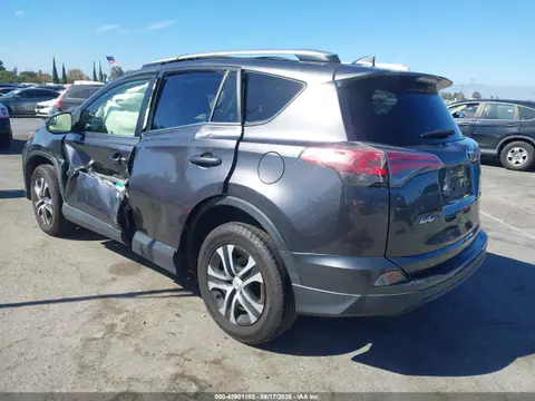 2018 Toyota RAV4 LE VIN JTMZFREV2JJ168913 фото 3