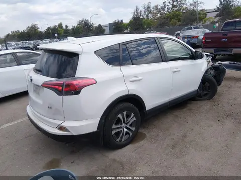 2018 Toyota RAV4 LE VIN JTMZFREV4JJ730116 фото 4