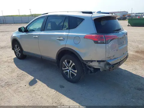 2018 Toyota RAV4 LE VIN 2T3BFREV0JW845752 фото 3
