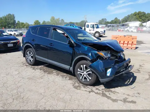 JTMBFREV3JJ240753 — 2018 Toyota RAV4 LE, Передняя часть (Front End), фото до ремонта