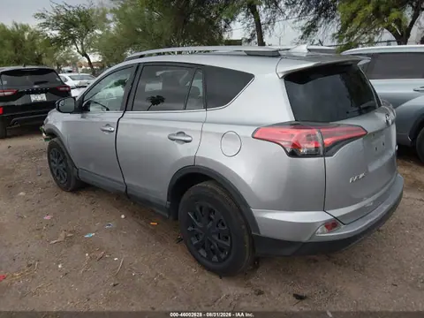 2018 Toyota RAV4 LE VIN 2T3ZFREV3JW416880 фото 3