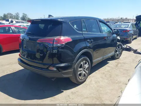 2018 Toyota RAV4 LE VIN 2T3ZFREV8JW435067 фото 4