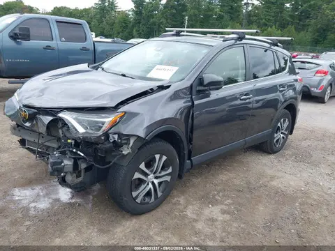 2018 Toyota RAV4 LE VIN JTMBFREV2JJ723019 фото 2