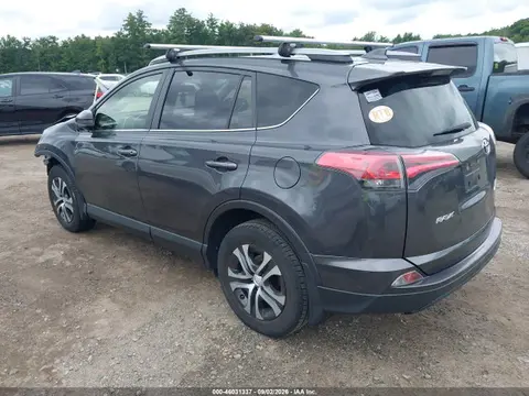 2018 Toyota RAV4 LE VIN JTMBFREV2JJ723019 фото 3