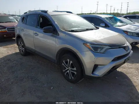 JTMZFREV5JJ189240 — 2018 Toyota RAV4 LE, Правый бок (Right Side), фото до ремонта