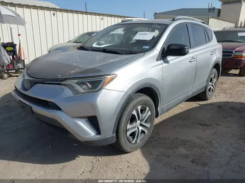 2018 Toyota RAV4 LE VIN JTMZFREV5JJ189240 фото 2