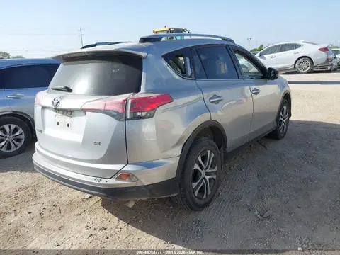2018 Toyota RAV4 LE VIN JTMZFREV5JJ189240 фото 4