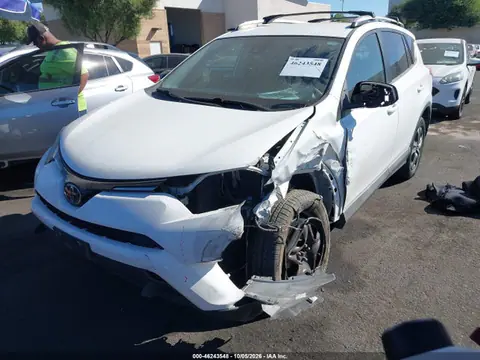 2018 Toyota RAV4 LE VIN 2T3ZFREVXJW479975 фото 2