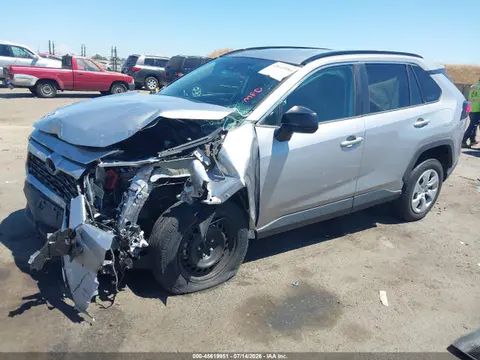 2020 Toyota RAV4 LE VIN 2T3F1RFV4LC084470 фото 2