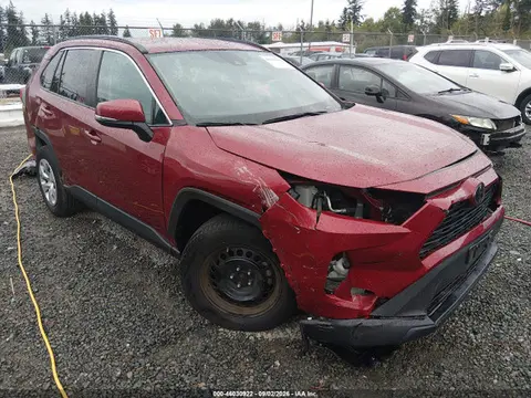 2T3G1RFV0LW107990 — 2020 Toyota RAV4 LE, Передняя часть справа (Right Front), фото до ремонта