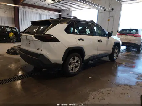 2021 Toyota RAV4 LE VIN 2T3F1RFV2MC245948 фото 4