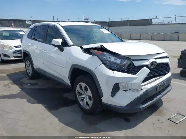2T3K1RFV1NC193678 — 2022 Toyota RAV4 LE, Передняя часть (Front End), фото до ремонта