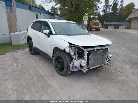 2T3B1RFV3PC341607 — 2023 Toyota RAV4 LE, Передняя часть (Front), фото до ремонта