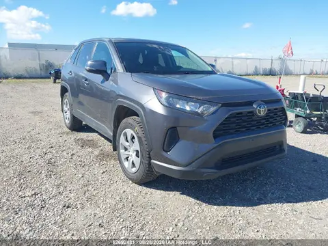2T3B1RFV0PC333903 — 2023 Toyota RAV4 LE, Repossession, фото до ремонта