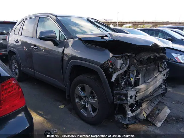 2T3BWRFV9PW151729 — 2023 Toyota RAV4 LE, Передняя часть (Front), фото до ремонта