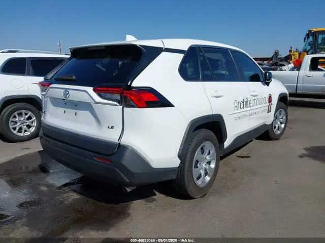 2T3H1RFV3PW239068 — 2023 Toyota RAV4 LE, фото 4 с аукциона IAAI 29.09.2026, Левый бок