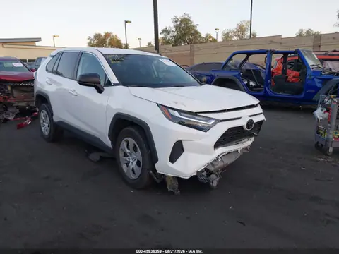 2T3F1RFV2RC458213 — 2024 Toyota RAV4 LE, Передняя часть (Front End), фото до ремонта