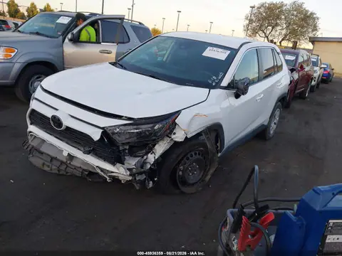 2024 Toyota RAV4 LE VIN 2T3F1RFV2RC458213 фото 2