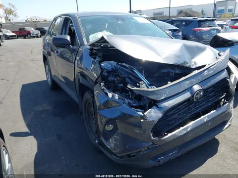 2T3H1RFV0RC252767 — 2024 Toyota RAV4 LE, Передняя часть (Front End), фото до ремонта