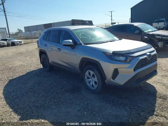 2T3B1RFV4SC521574 — 2025 Toyota RAV4 LE, Угон (Theft), фото до ремонта