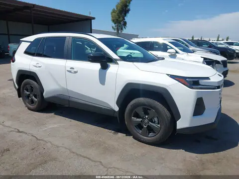 2T36CRAV0TC013915 — 2026 Toyota RAV4 LE, Задняя часть (Rear), фото до ремонта