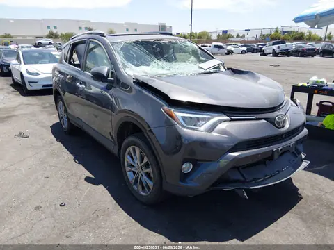 JTMYFREV2HJ137246 — 2017 Toyota RAV4 Limited, Передняя часть слева (Left Front), фото до ремонта