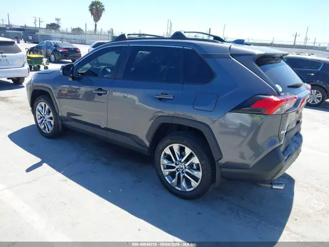 2T3C1RFV7RC273626 — 2024 Toyota RAV4 XLE Premium, фото 3 с аукциона IAAI 14.10.2026, Передняя и задняя части