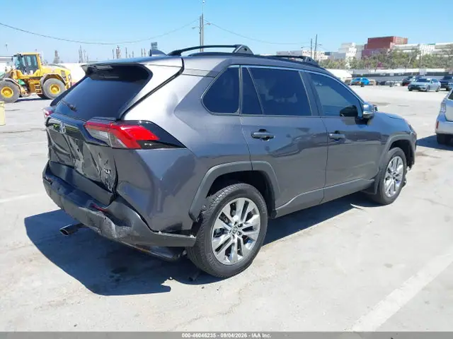 2T3C1RFV7RC273626 — 2024 Toyota RAV4 XLE Premium, фото 4 с аукциона IAAI 14.10.2026, Передняя и задняя части