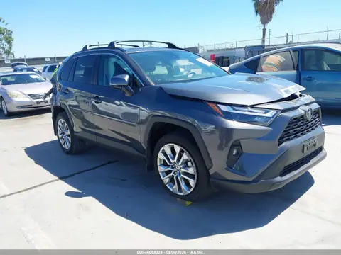 2T3C1RFV5RW353358 — 2024 Toyota RAV4 XLE Premium, Опрокидывание, фото до ремонта