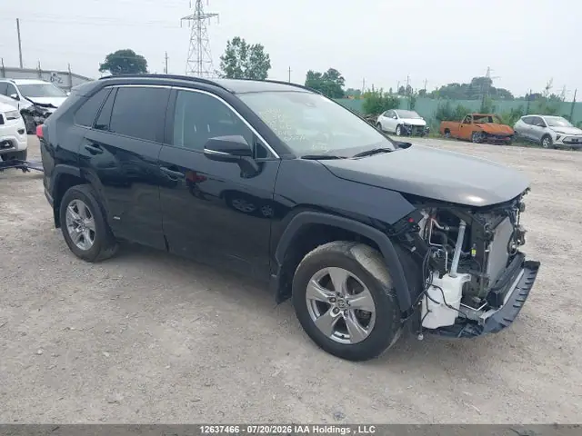 2T3RWRFV4PW161728 — 2023 Toyota RAV4 XLE/Woodland Edition, Передняя часть (Front), фото до ремонта