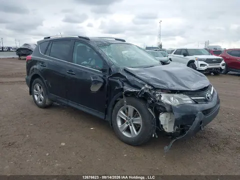 2T3RFREV0FW241074 — 2015 Toyota RAV4 XLE, Передняя часть (Front), фото до ремонта