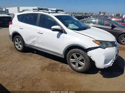 2T3WFREV7FW183001 — 2015 Toyota RAV4 XLE, Естественный износ (Normal Wear & Tear), фото до ремонта