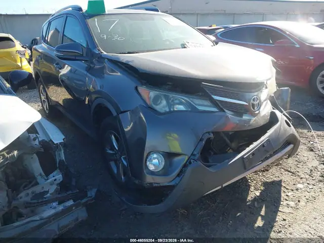 2T3WFREV5FW171428 — 2015 Toyota RAV4 XLE, Передняя часть слева (Left Front), фото до ремонта