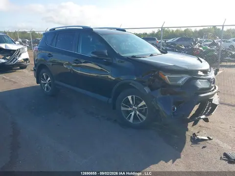 2T3RFREV3GW424695 — 2016 Toyota RAV4 XLE, Передняя часть (Front), фото до ремонта