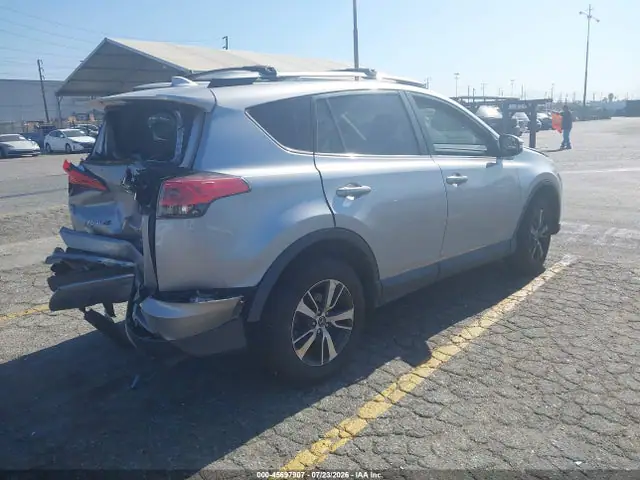 2T3WFREV8HW345463 — 2017 Toyota RAV4 XLE, фото 4 с аукциона IAAI 29.09.2026, Задняя часть