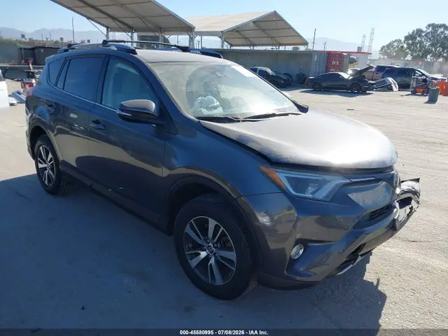 JTMWFREVXJJ741074 — 2018 Toyota RAV4 XLE, Передняя часть слева (Left Front), фото до ремонта
