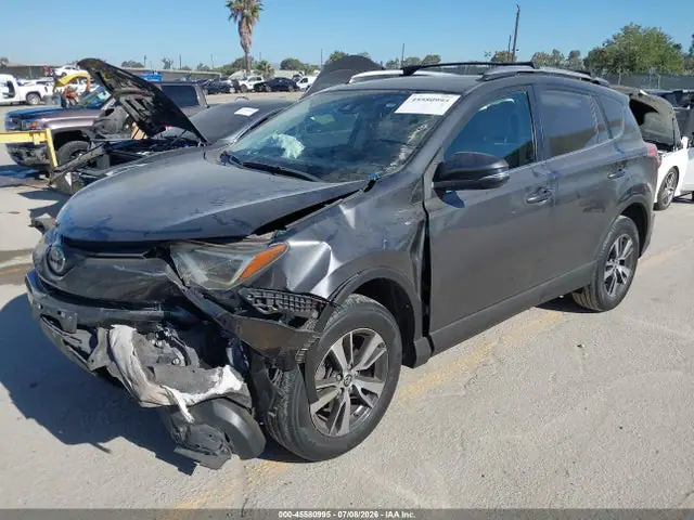 JTMWFREVXJJ741074 — 2018 Toyota RAV4 XLE, фото 2 с аукциона IAAI 30.09.2026, Передняя часть слева